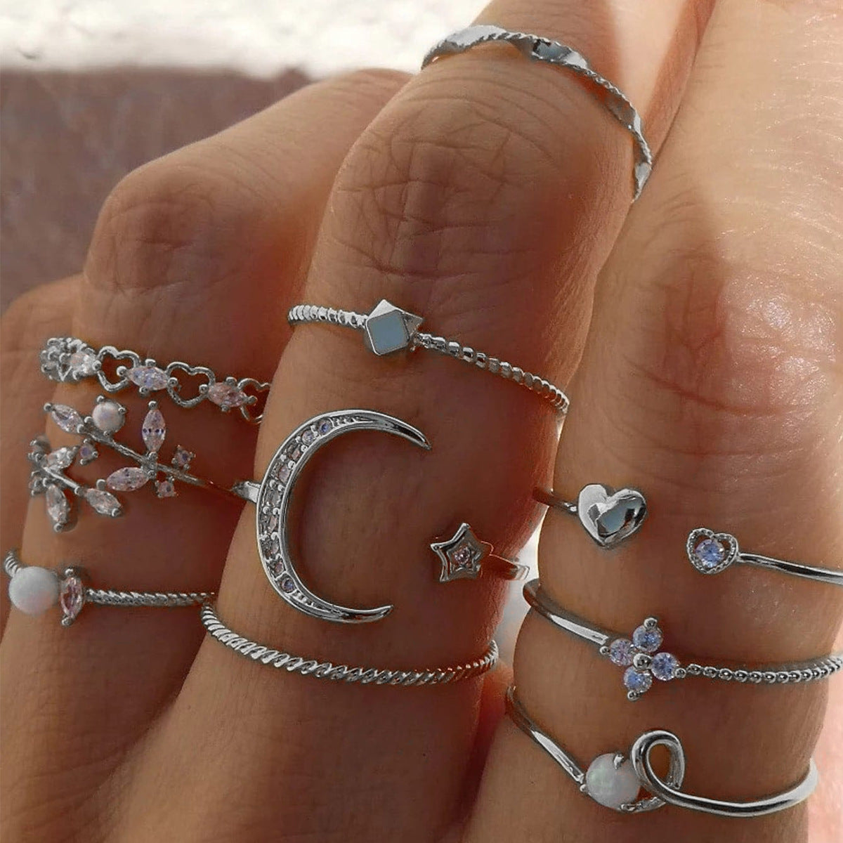 LUNAR HEART SIGNATURE RING