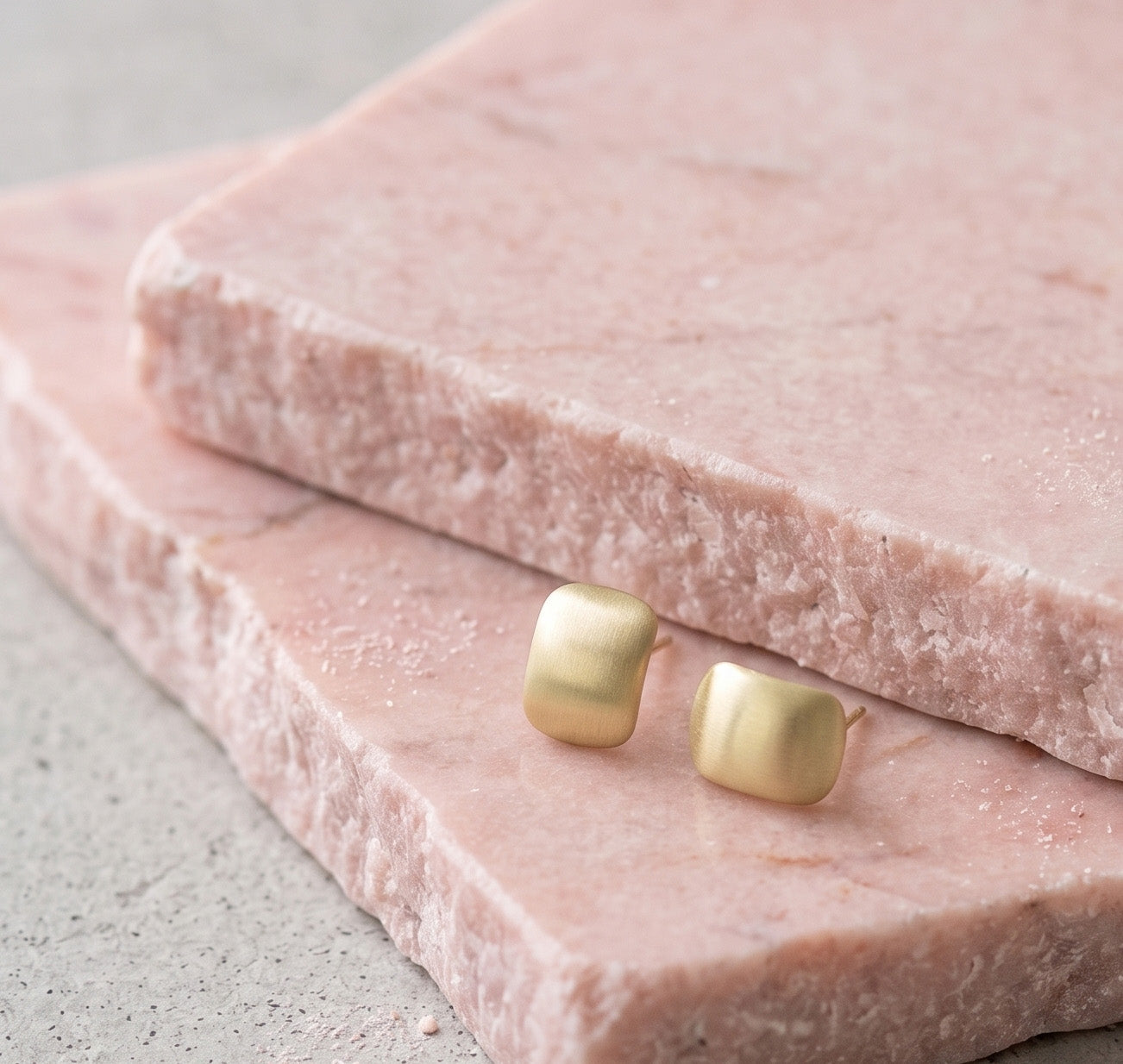 Matte Curve Stud Earrings