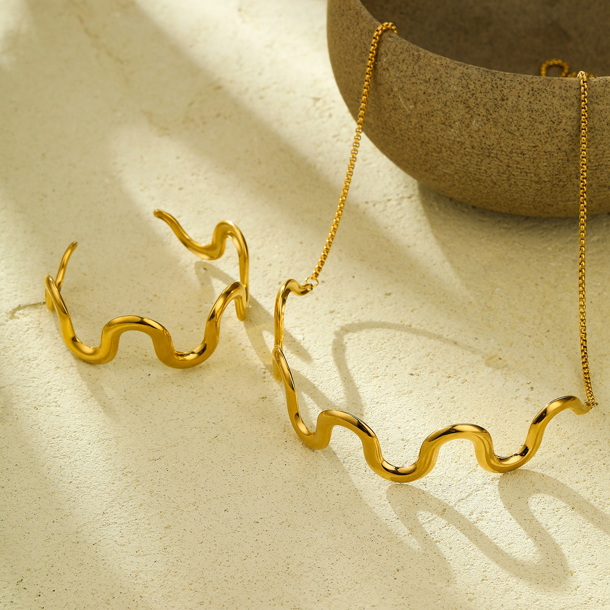 Waveform Necklace – Gold