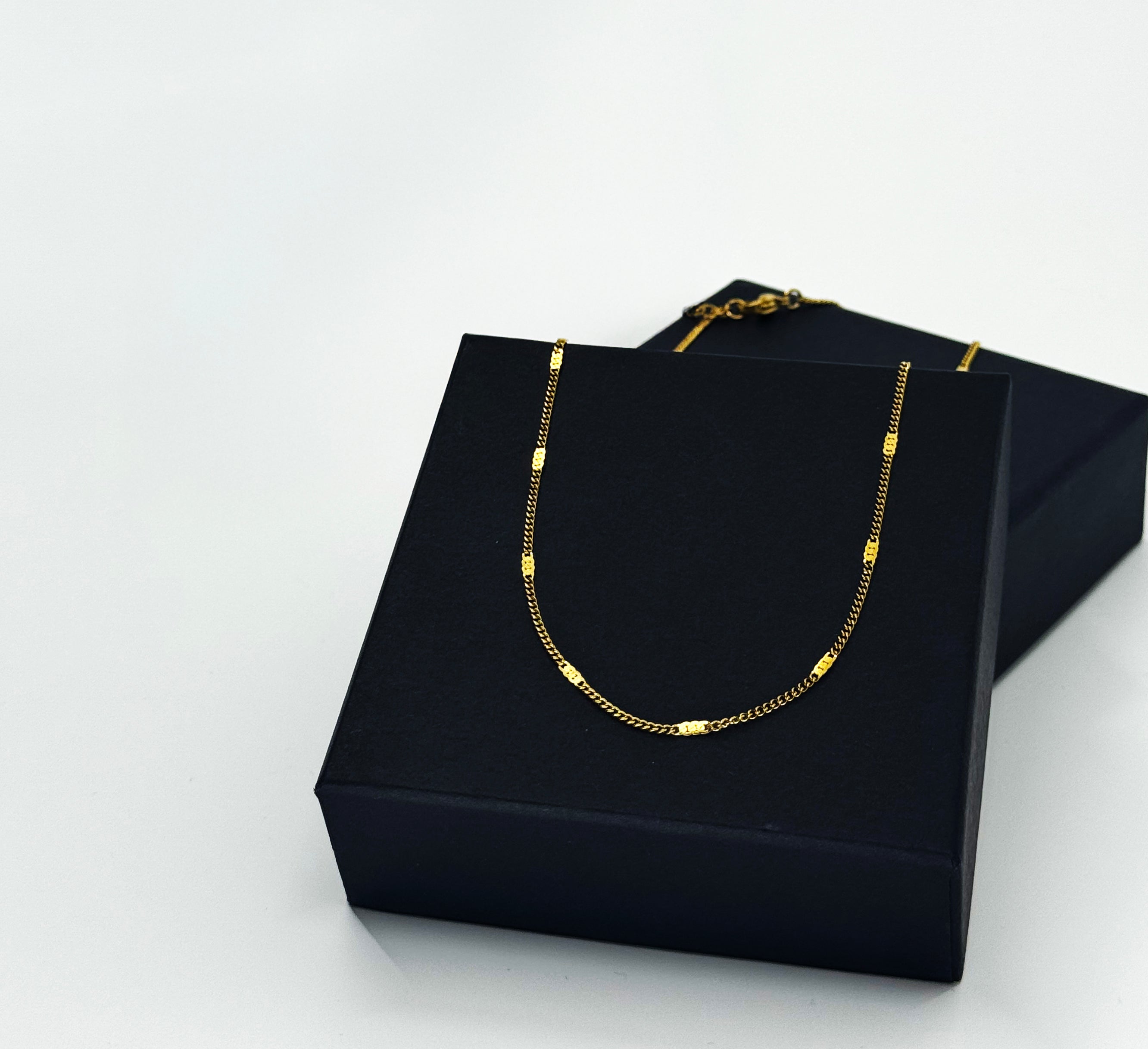 Sleek Accent Chain Necklace