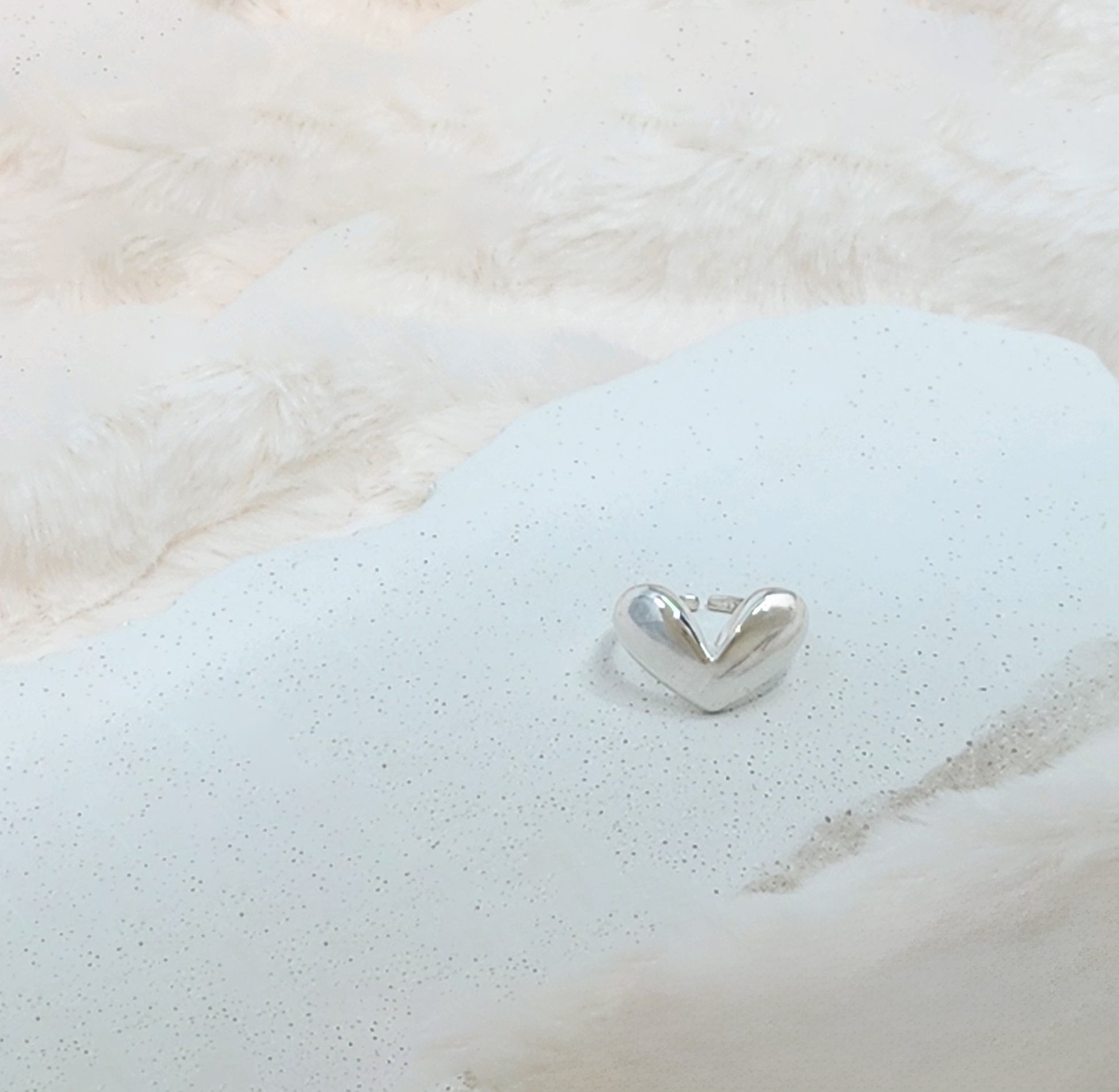 Fluid Heart Ring