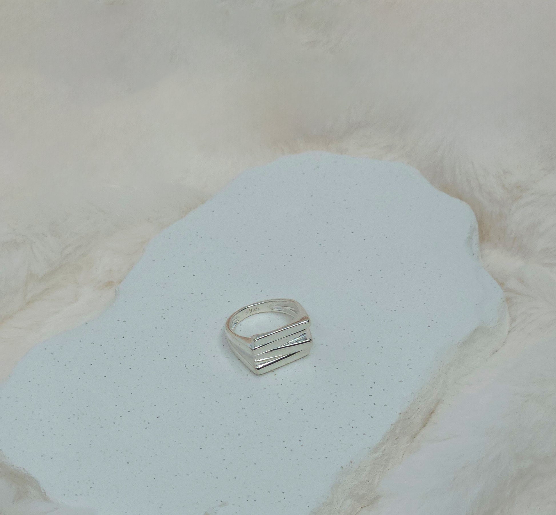 Geometric Bar Ring