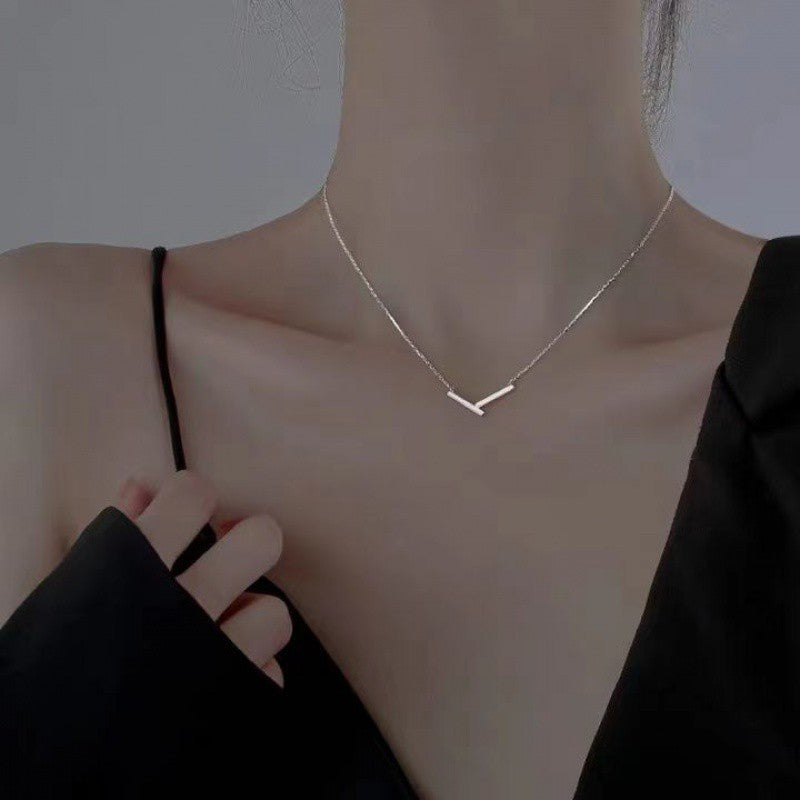 Minimal V-Bar Pendant Necklace