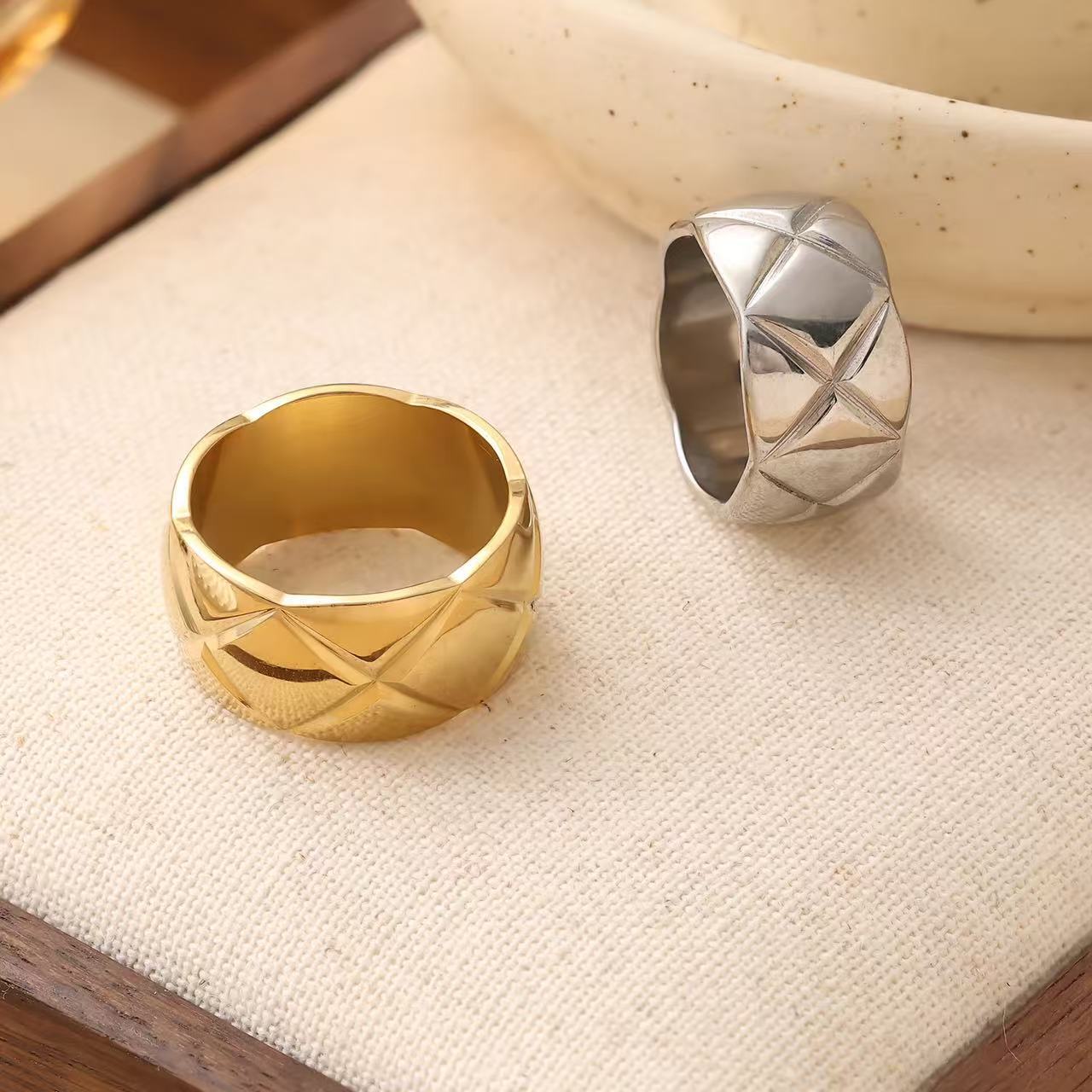 Grid Texture Band Ring
