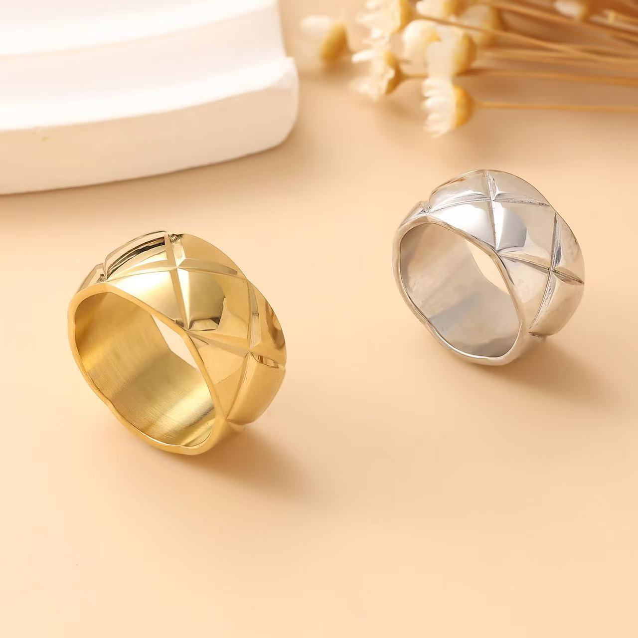 Grid Texture Band Ring