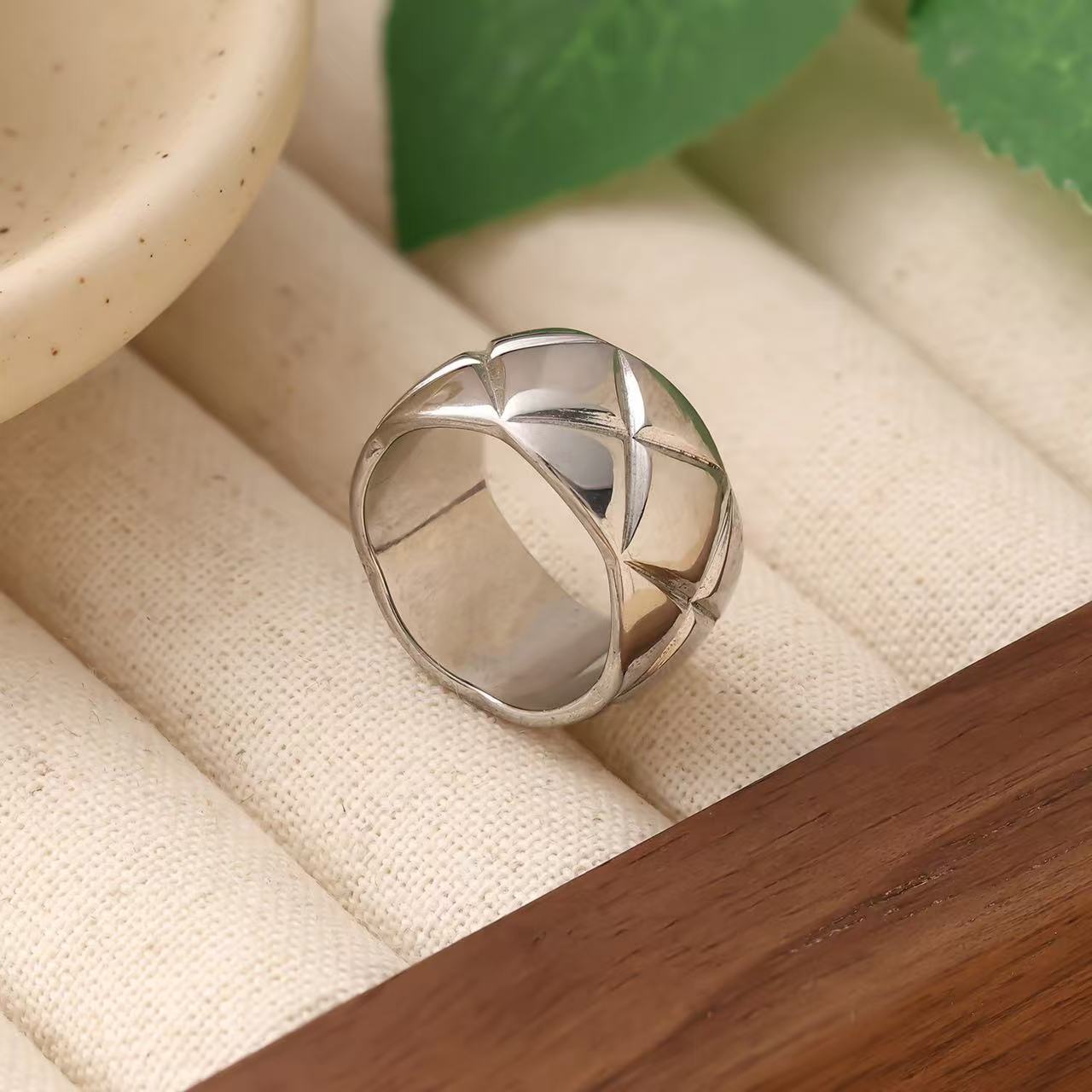 Grid Texture Band Ring