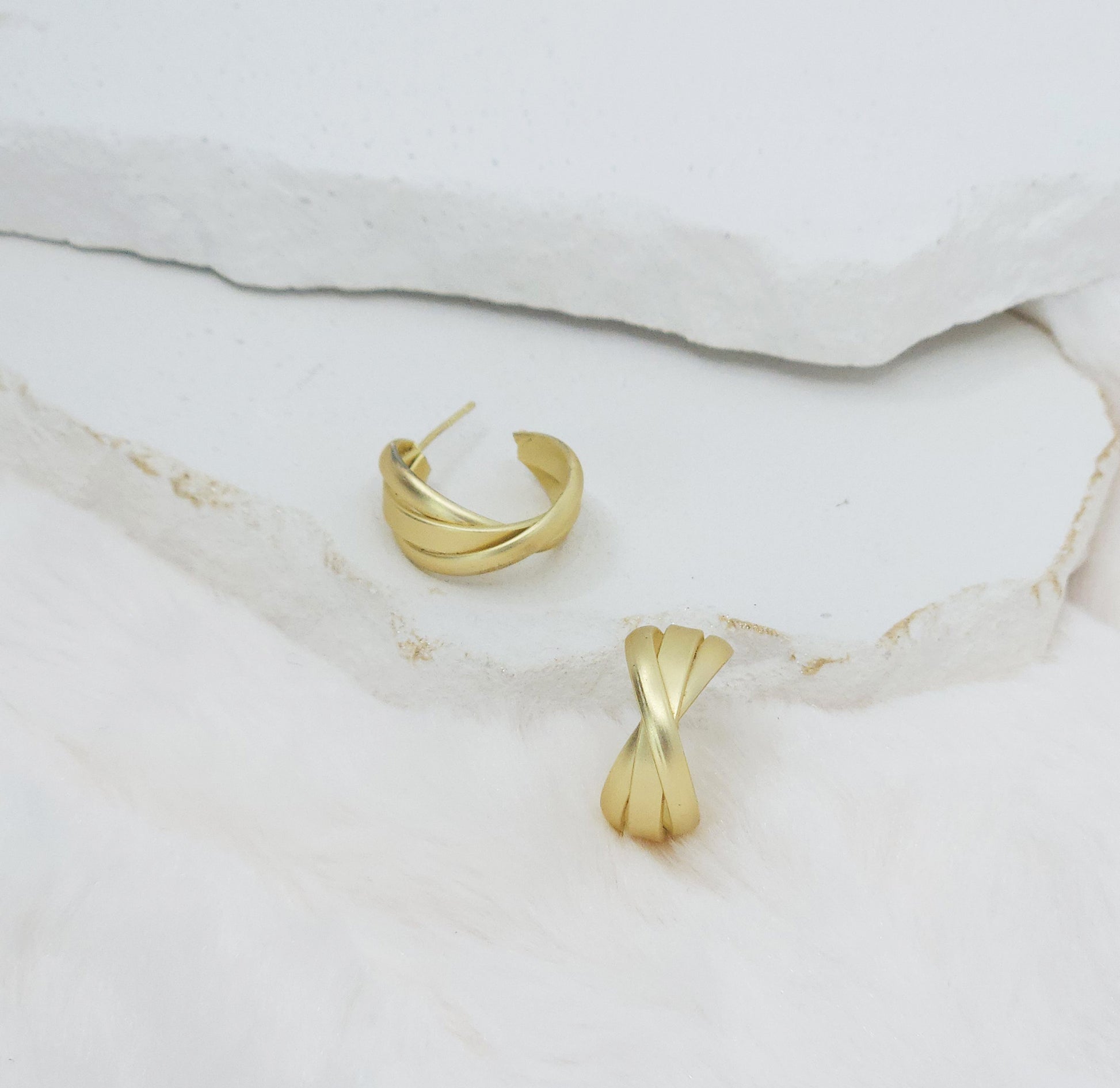 Soft Twist Hoop Earrings