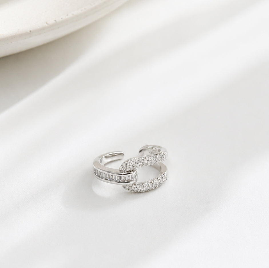 Interlinked Frame Double Band Ring