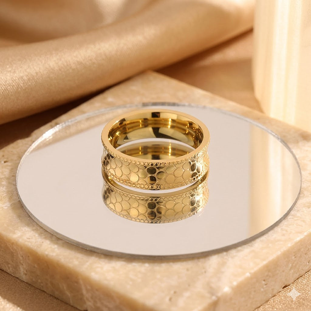 Textured Circle Pattern Bold Band
