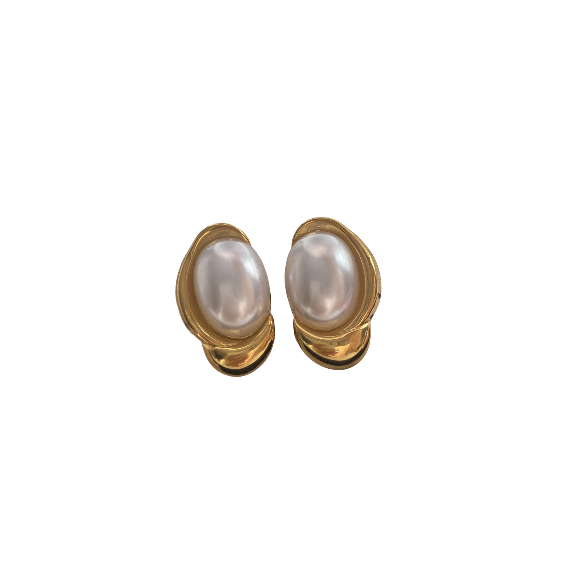 Wave Frame Pearl Stud Earrings